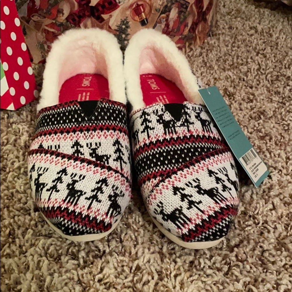 TOMS White multi reindeer Festive Fair Isle sz 7.5